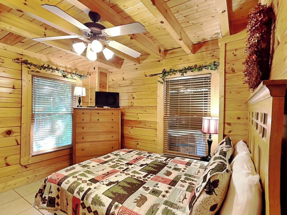 Topsy Sevierville - photo 9