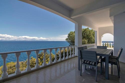 Malvazios Villa Big Blue — 4-Star Luxury Hotel in Gytheio, Greece