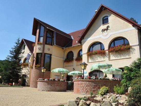 Brauer Panzi - carbon neutral hotel in Mecseknadasd