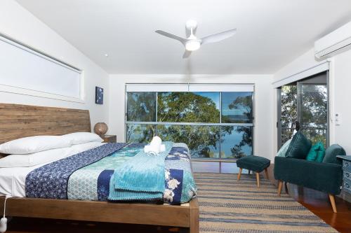 Binnowee Lakeside Between the ocean and lake — carbon neutral stay, Forster