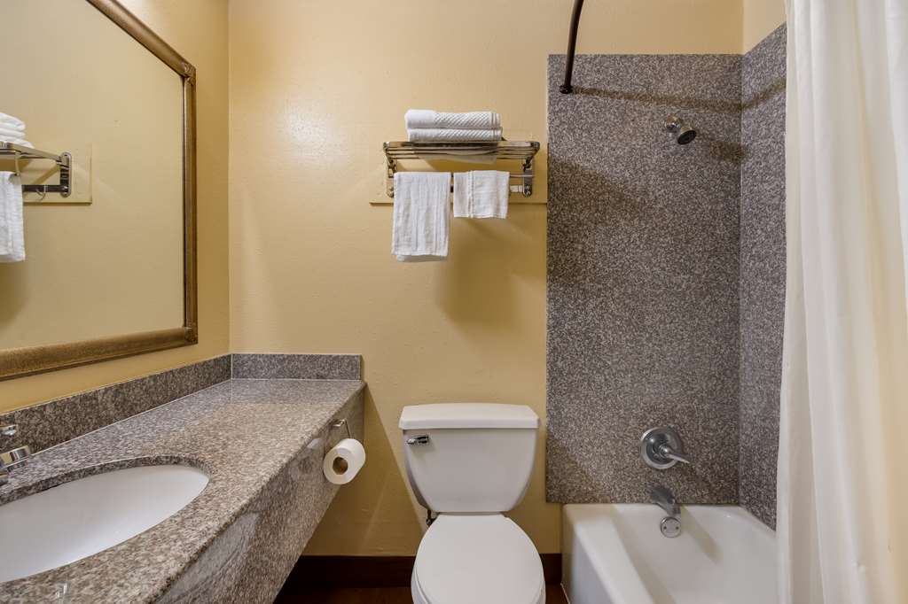 Relax Inn and Suites - photo 27