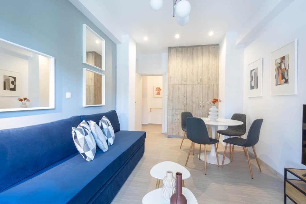 Sunlit Serenity Cozy 1bdrm Escape in Athens — 4-Star Luxury Hotel in Athens, Greece