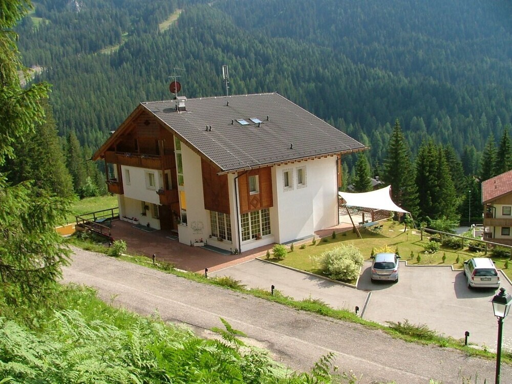 Hotel Ca' del Bosco — hotel in Selva Di Cadore