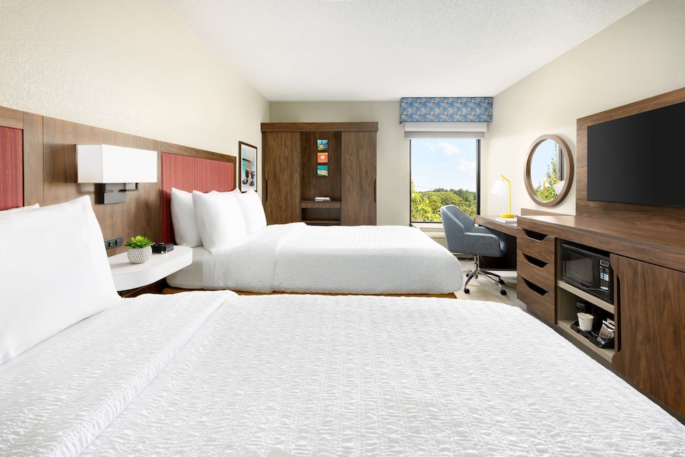 Hampton Inn Long Island Islandia - photo 8