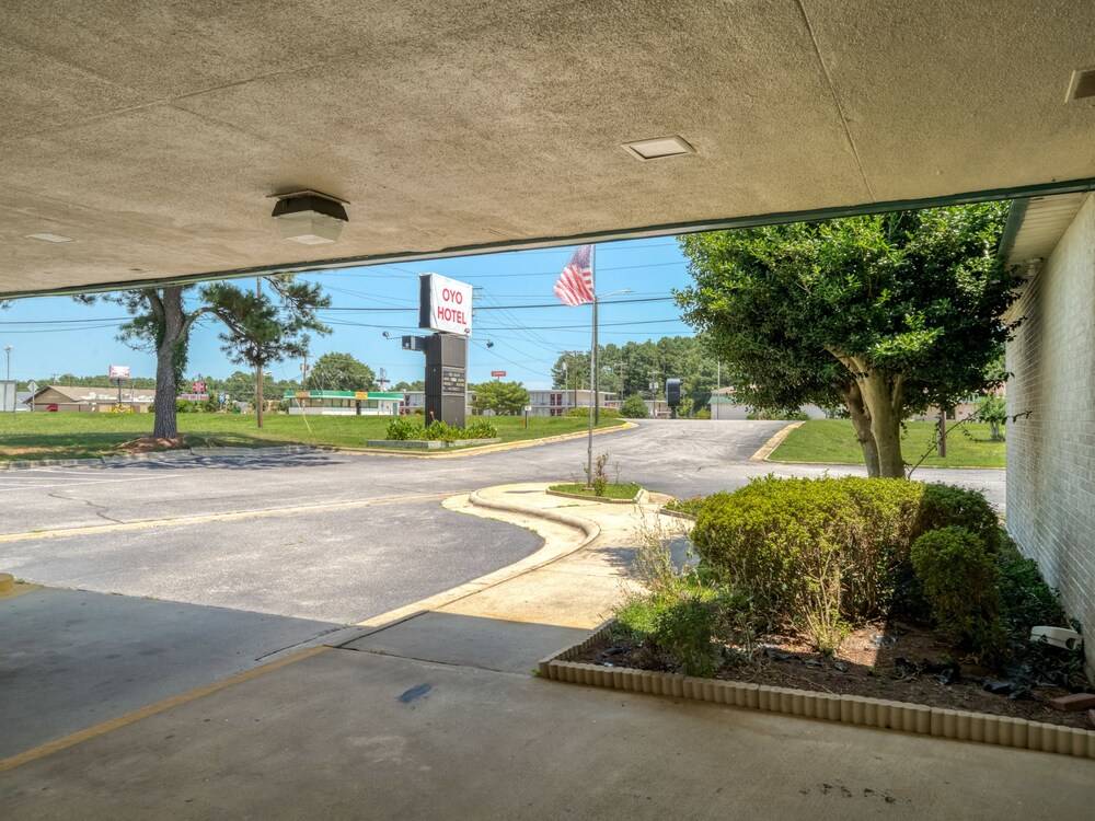 OYO Hotel Battleboro - photo 20