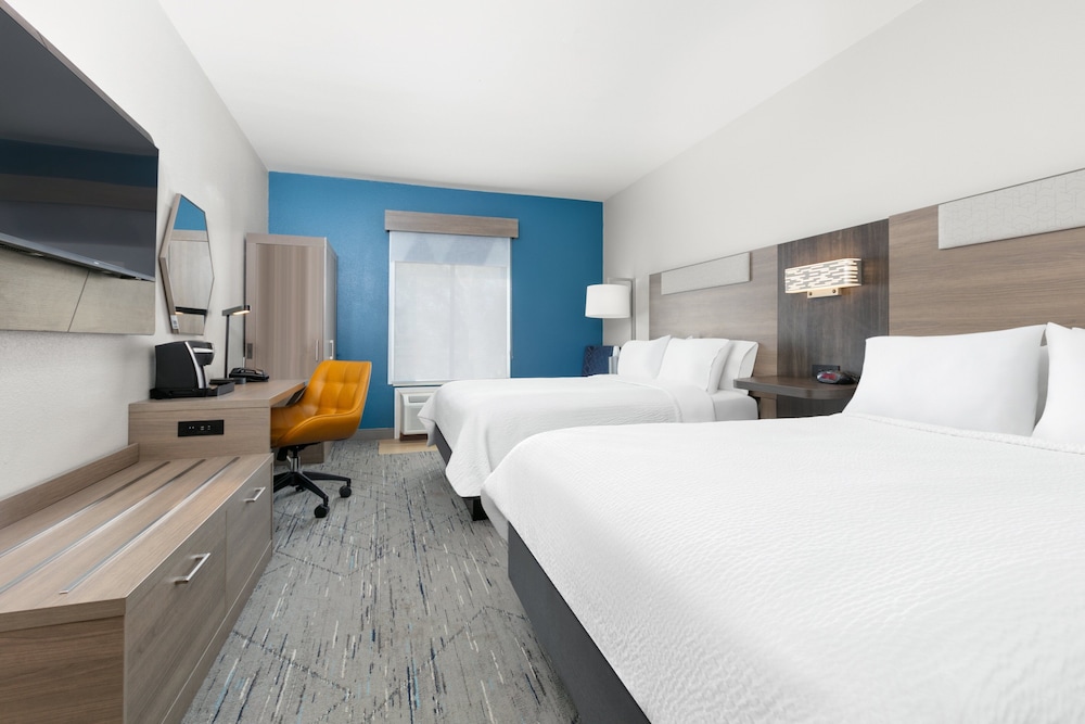Holiday Inn Express Hotel & Suites Livingston - photo 6
