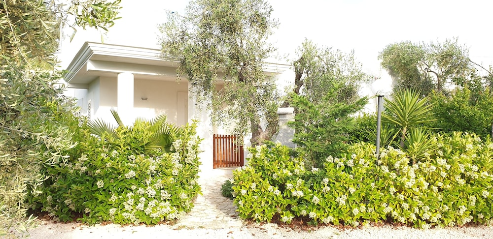 I Gerani — 4-Star Luxury Hotel in Vieste, Italy