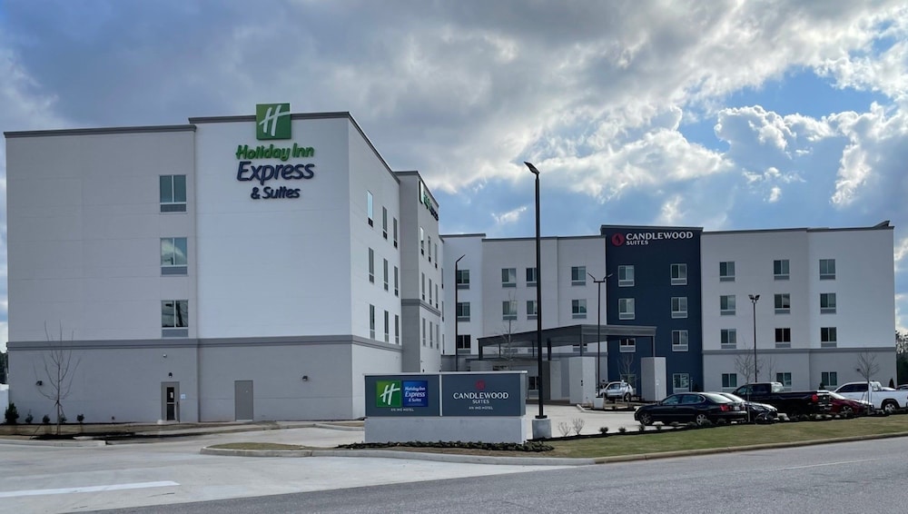 Holiday Inn Express & Suites Bessemer Birmingham SW by IHG - photo 46