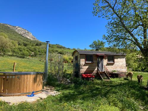 La roulotte de la croix - last minute hotel in Unknown City