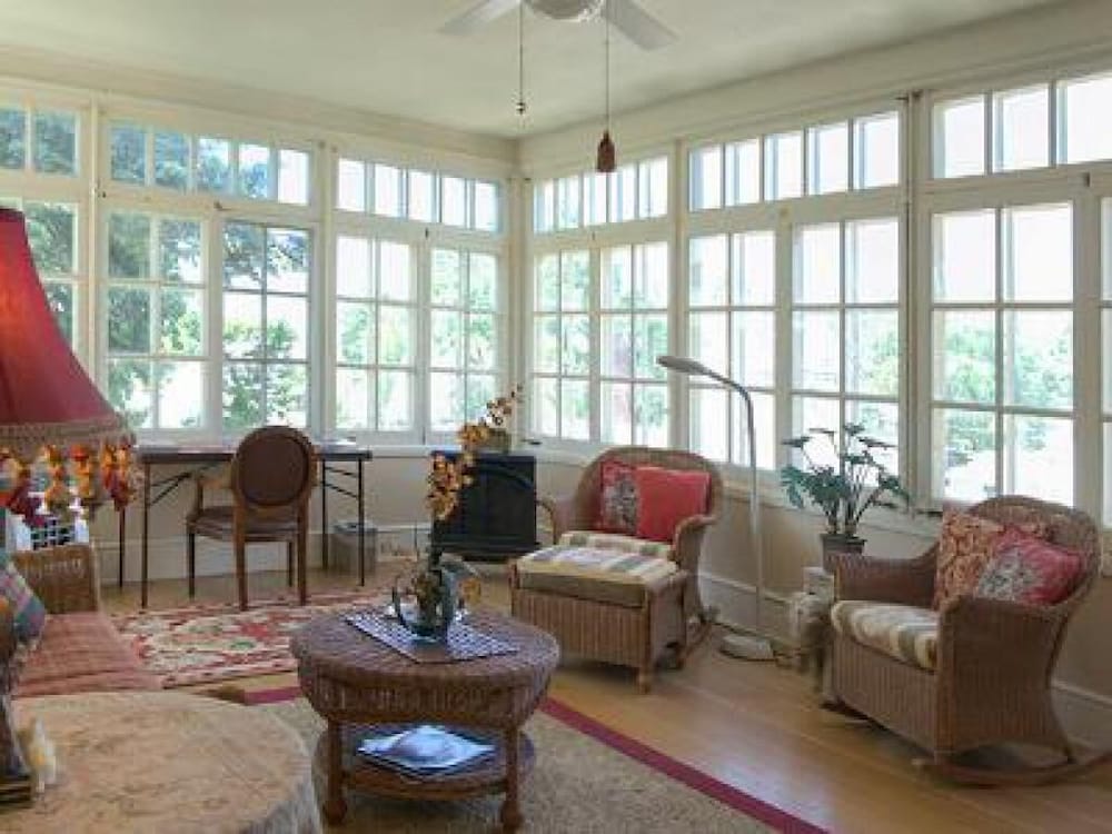 Alexander Mansion Bed and Breakfast - photo 5