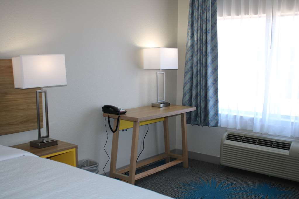 Days Inn by Wyndham Waco University Area - photo 11