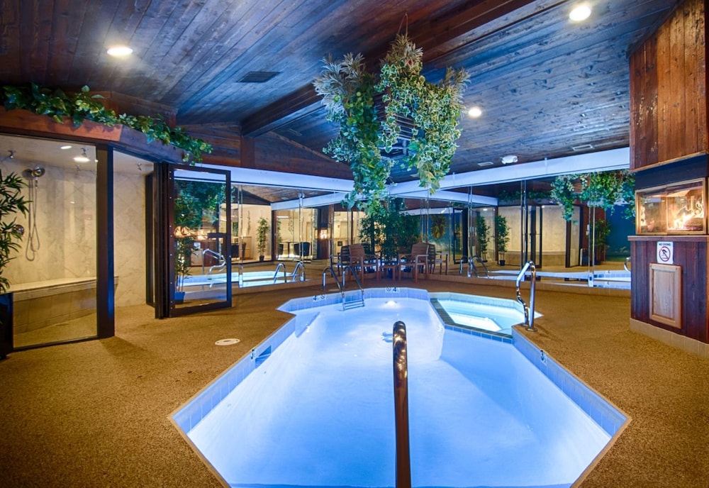 Sybaris Pool Suites Indianapolis - photo 42