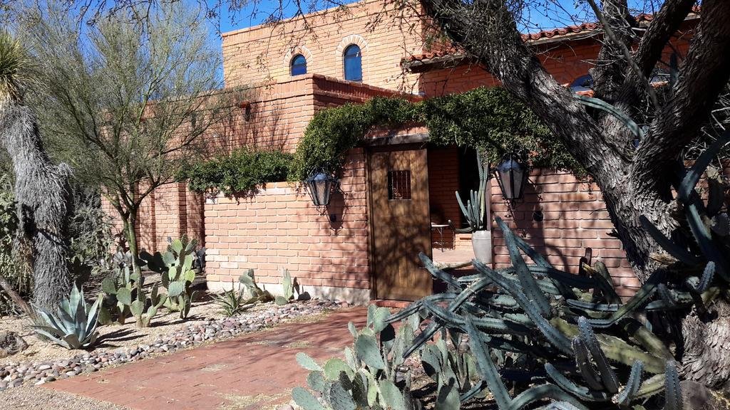 Desert Trails Bed & Breakfast — 4-Star Luxury Hotel in Tucson, United States