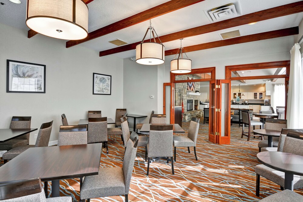Staybridge Suites Columbus Worthington - photo 20