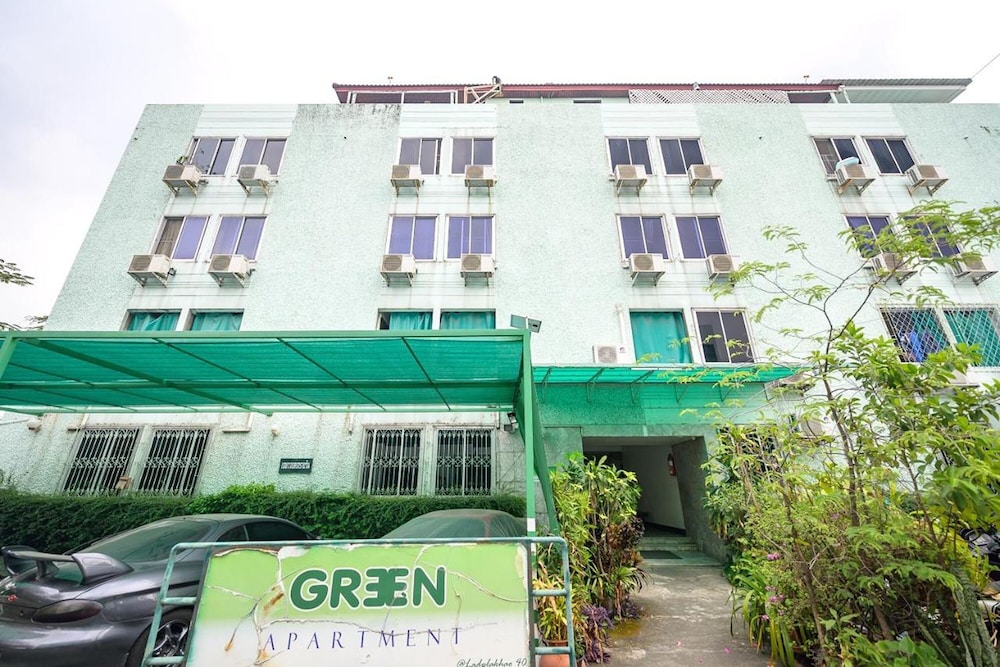 Green Apartment