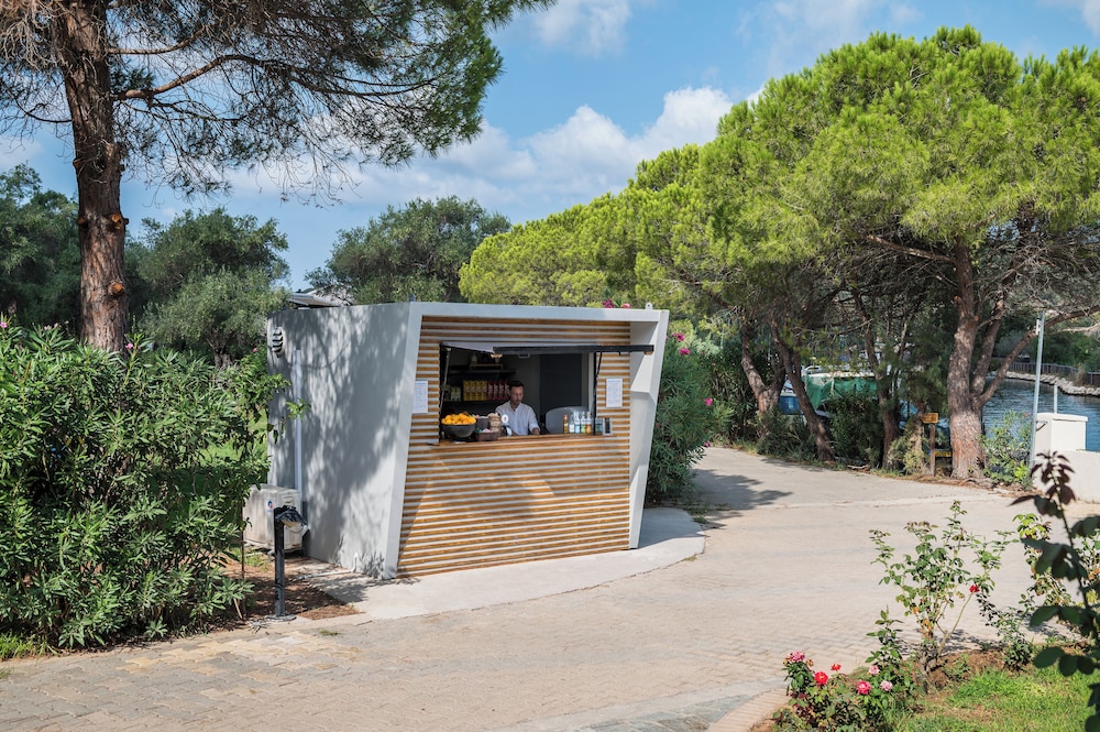 מזון ומשקאות