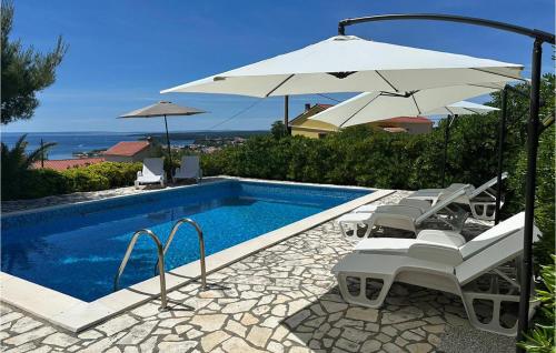 Cozy Apartment In Banjol With Wifi — 4-Star Luxury Hotel in Banjol, Croatia