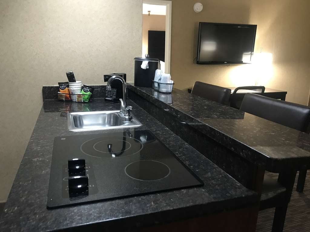 Best Western Yuma Mall Hotel & Suites - photo 22