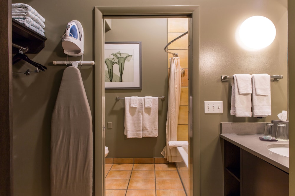 Desert Pearl Inn - photo 18