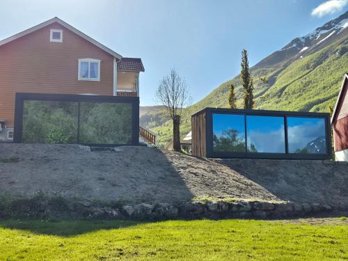 Hytte Grøtdalstind Rekkedal Gjestegard Sæbø — hotel near Ørsta-Volda Airport, Hovden