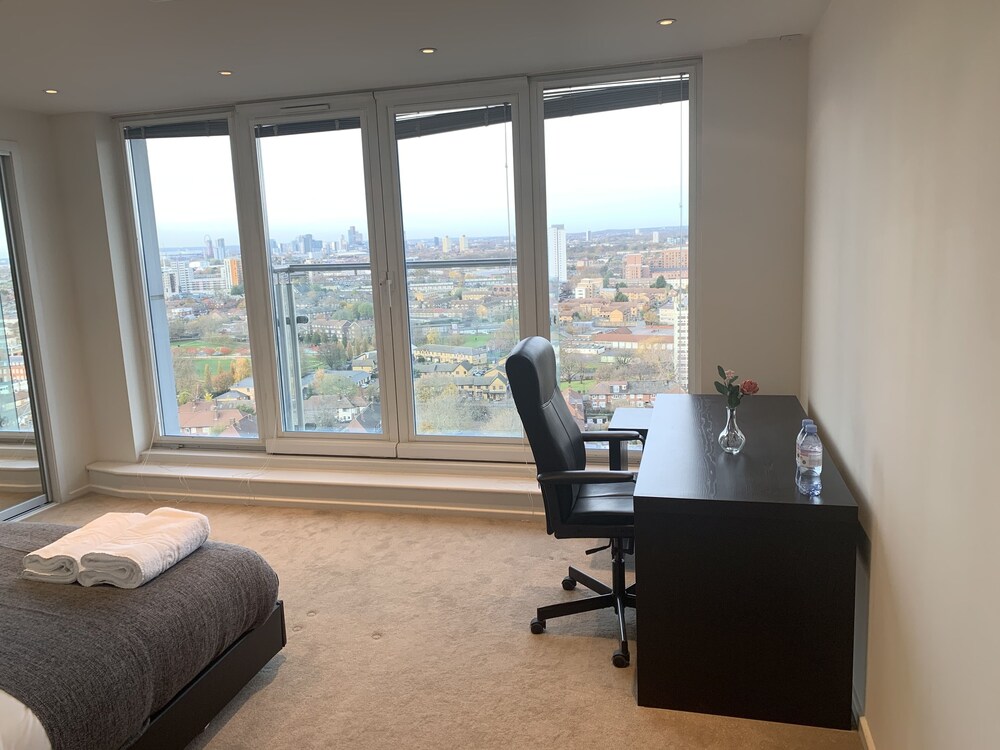 Two Bedroom Apartment London ExCeL Stays — 4-Star Luxury Hotel in London, United Kingdom