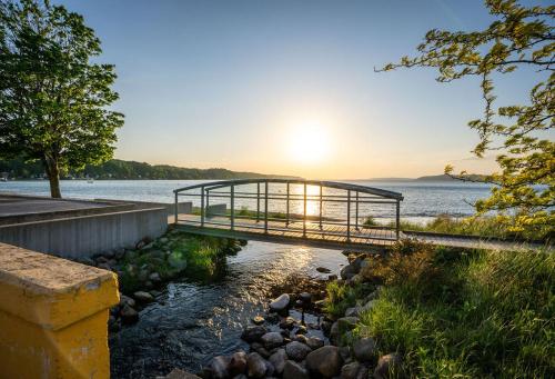 Inn at Beulah Beach on Crystal Lake - photo 8