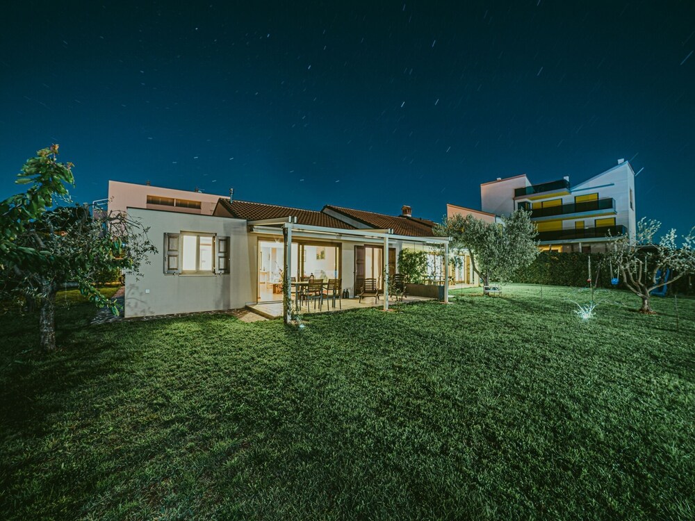 Belvedere Holidays — 4-Star Luxury Hotel in Novigrad, Croatia