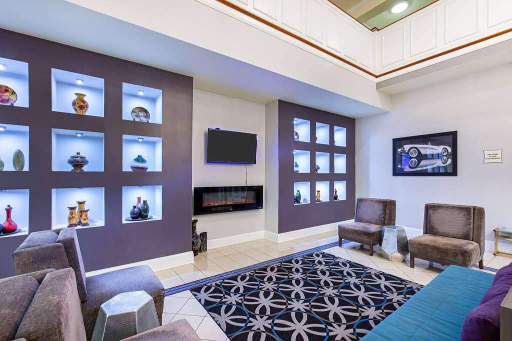 La Quinta Inn & Suites by Wyndham Bowling Green - photo 12