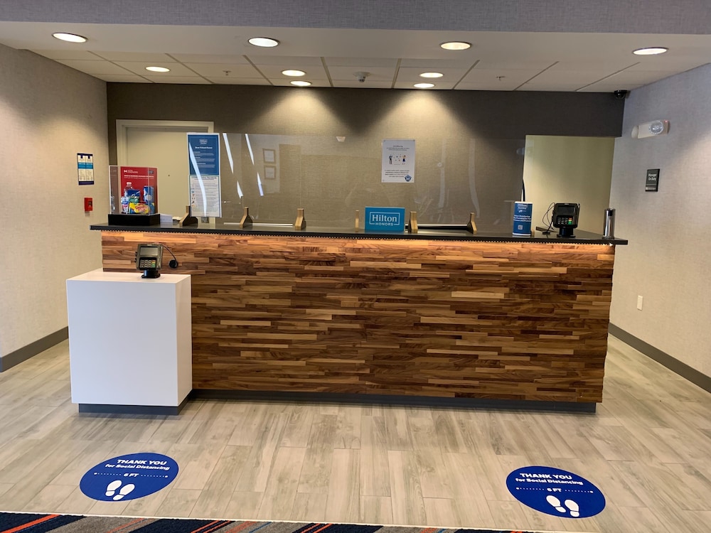 Hampton Inn & Suites Syracuse Dewitt - photo 7
