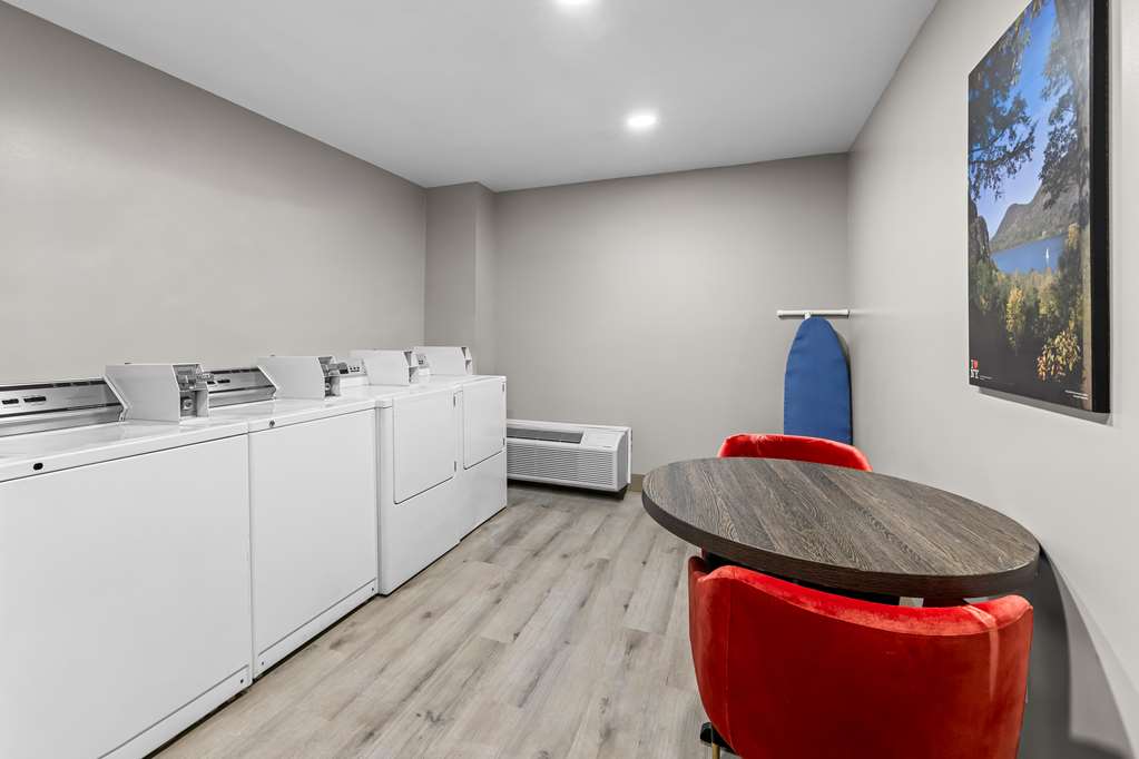 Best Western Buffalo Inn Suites - photo 10