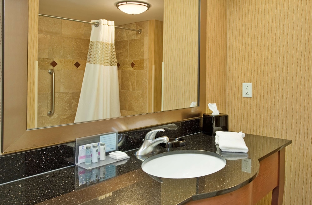 Hampton Inn & Suites Watertown - photo 67