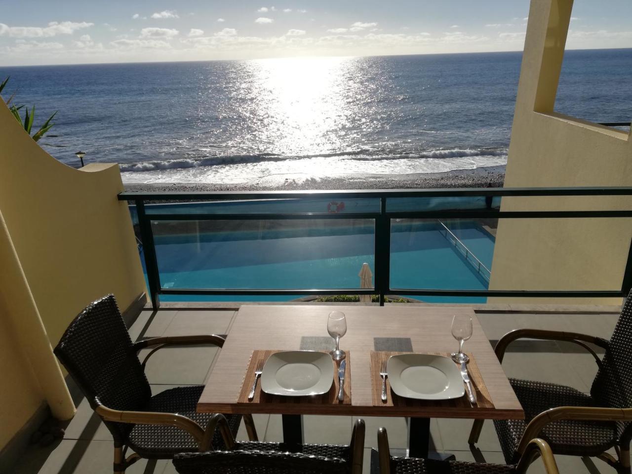 By the Beach & Pool Apartment — 4-Star Luxury Hotel in Funchal, Portugal