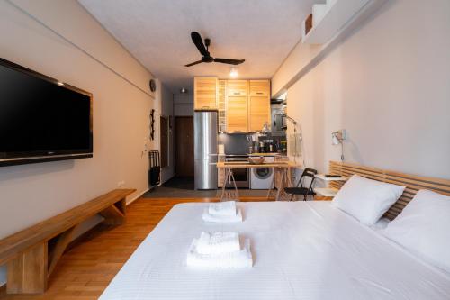 Stylish City Studio 8' From 3 Metro Lines 4th Floor — 4-Star Luxury Hotel in Athens, Greece