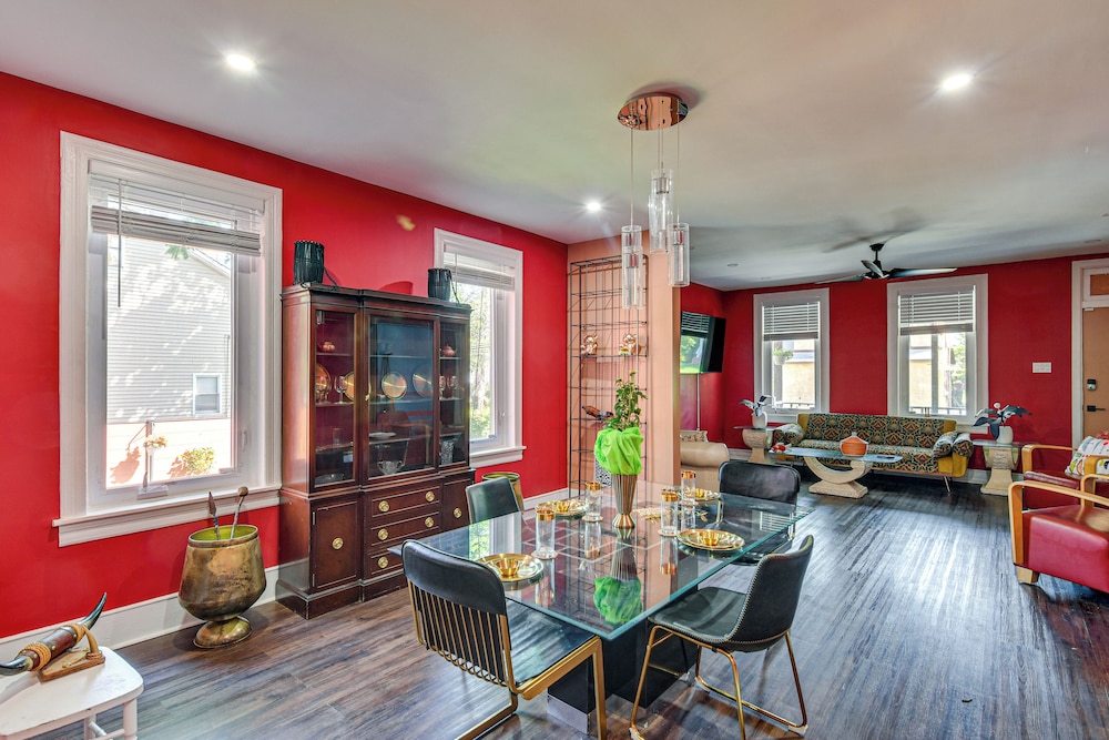 Walkable Neighborhood Updated Morton Home 21992672 — Morton