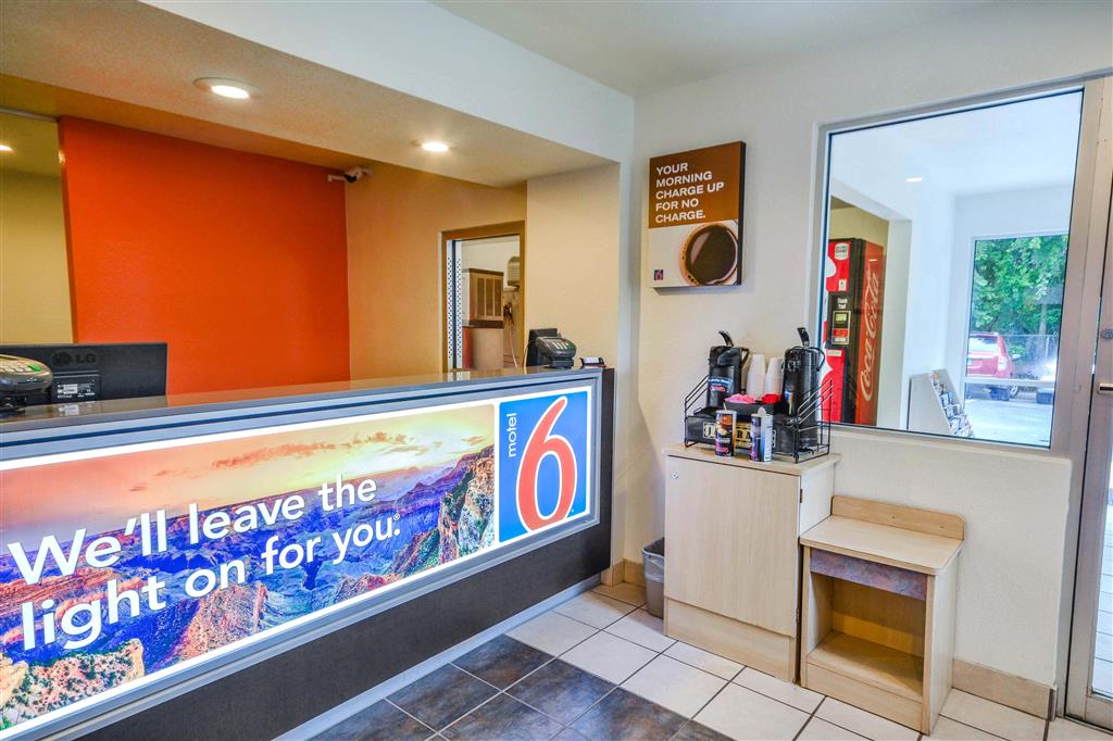 Motel 6 Huntsville TX - photo 23