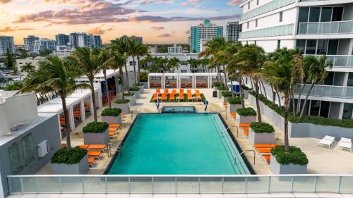 2BR Fort Lauderdale W Residence with Double Living Room Ocean & Intercoastal Views Brand New Sofas — 4-Star Luxury Hotel in Fort Lauderdale, United States