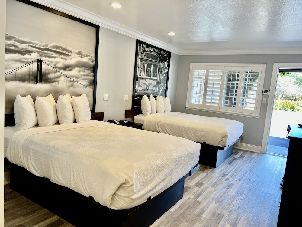 Aura Inn Monterey - photo 64