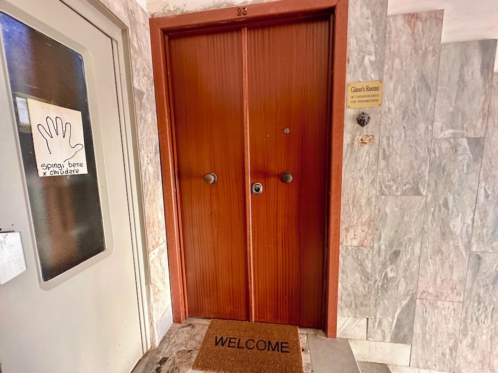 Giano's Rooms — 4-Star Luxury Hotel in Naples, Italy