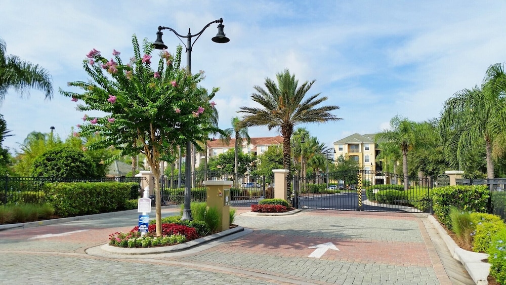 Lakefront Luxury - photo 14
