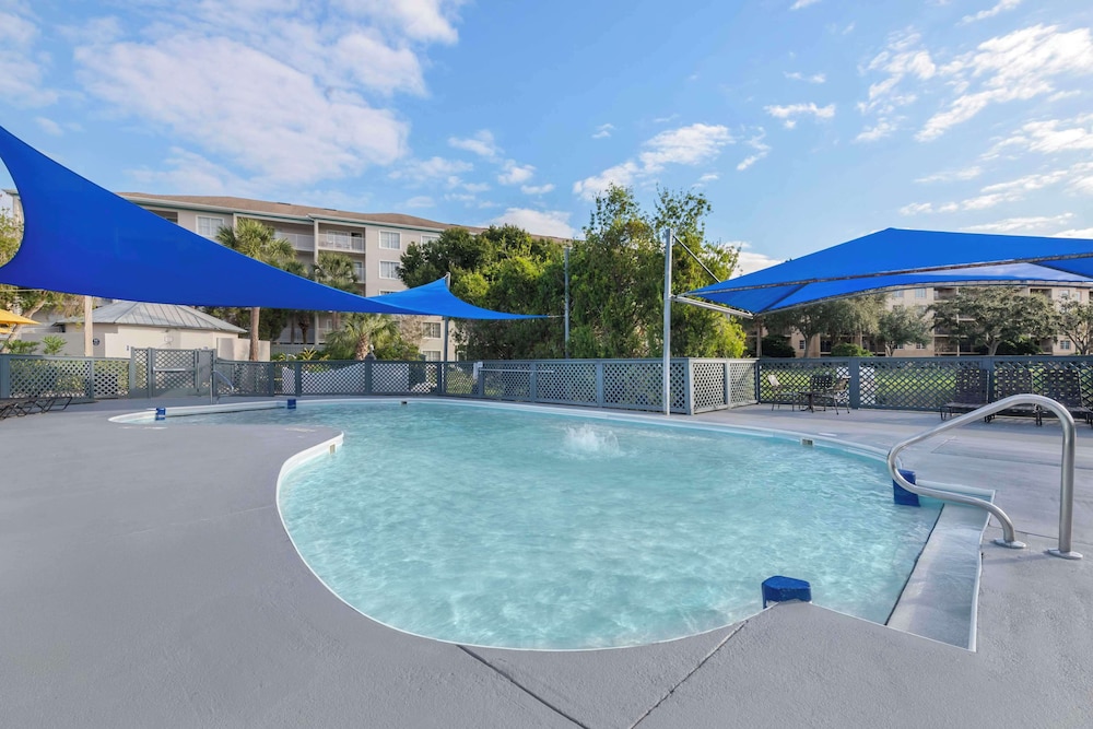 Hilton Vacation Club Aqua Sol Orlando West - photo 64