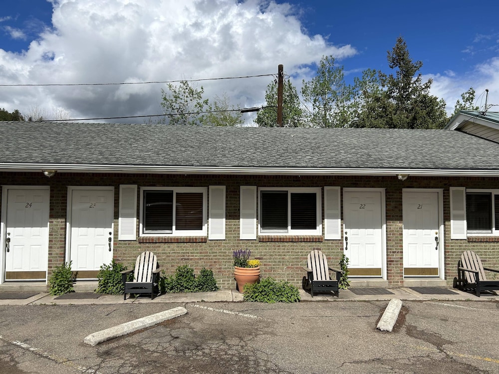 Columbine INN - photo 13