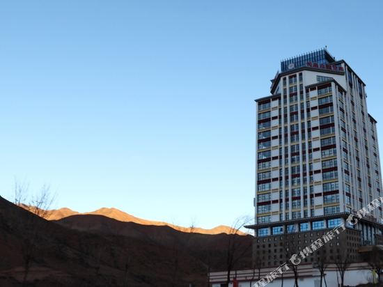 Hongjin Hotel — hotel in Qamdo
