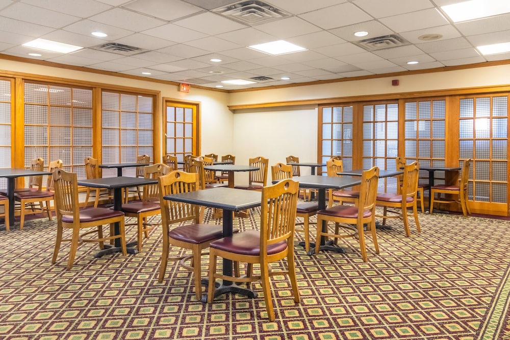 Red Roof Inn Ashtabula Austinburg - photo 25