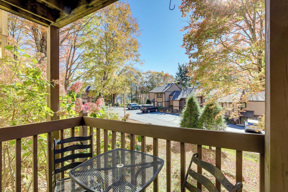 Half Mi To Sugar Mtn Resort Condo with Balcony in Banner Elk, United States