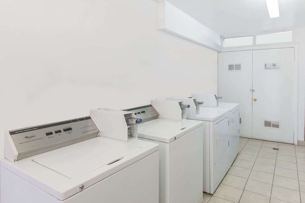 Days Inn by Wyndham Camarillo Ventura - photo 13