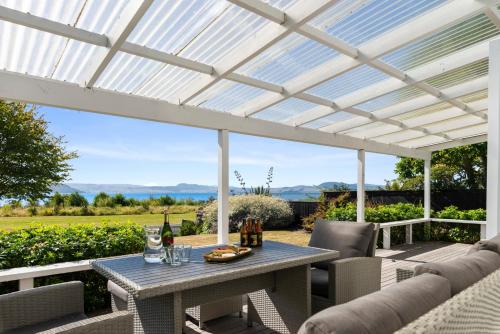 Ngongotaha Lakeside Home — 4-Star Luxury Hotel in Rotorua, New Zealand
