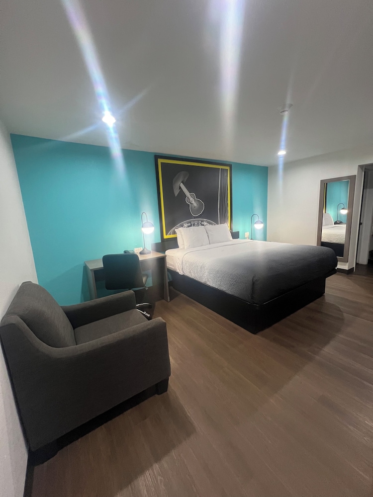 Super 8 by Wyndham Wichita Falls - photo 15