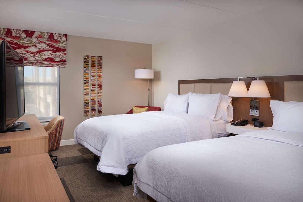 Hampton Inn & Suites Phoenix Scottsdale on Shea Boulevard - photo 7