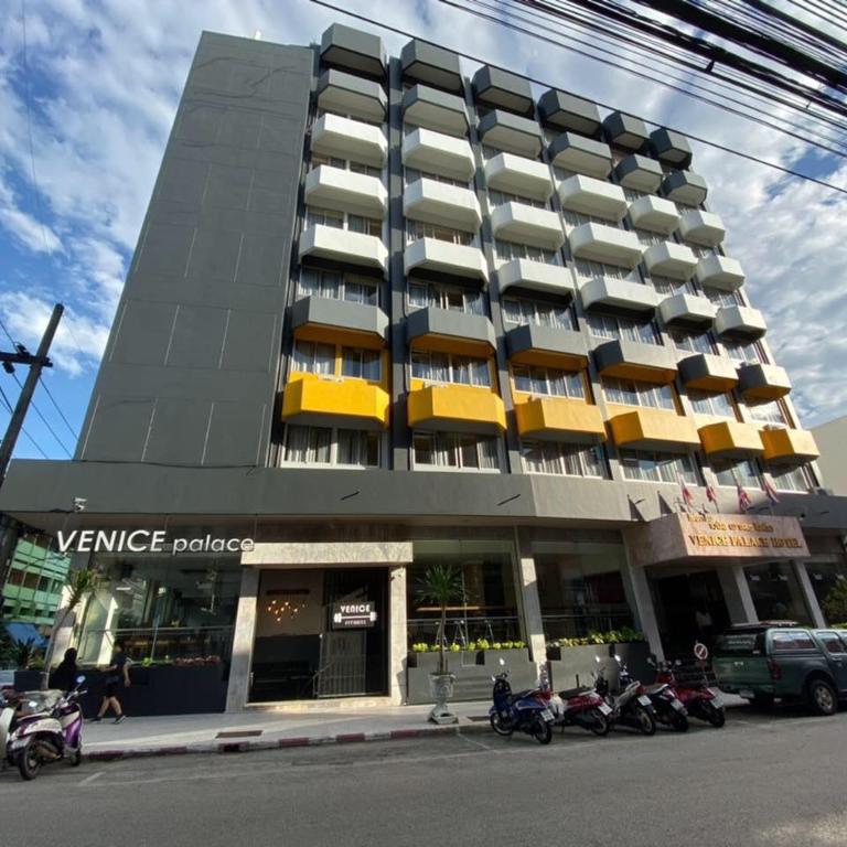 Venice Palace Hotel in Su-Ngai Kolok, Thailand