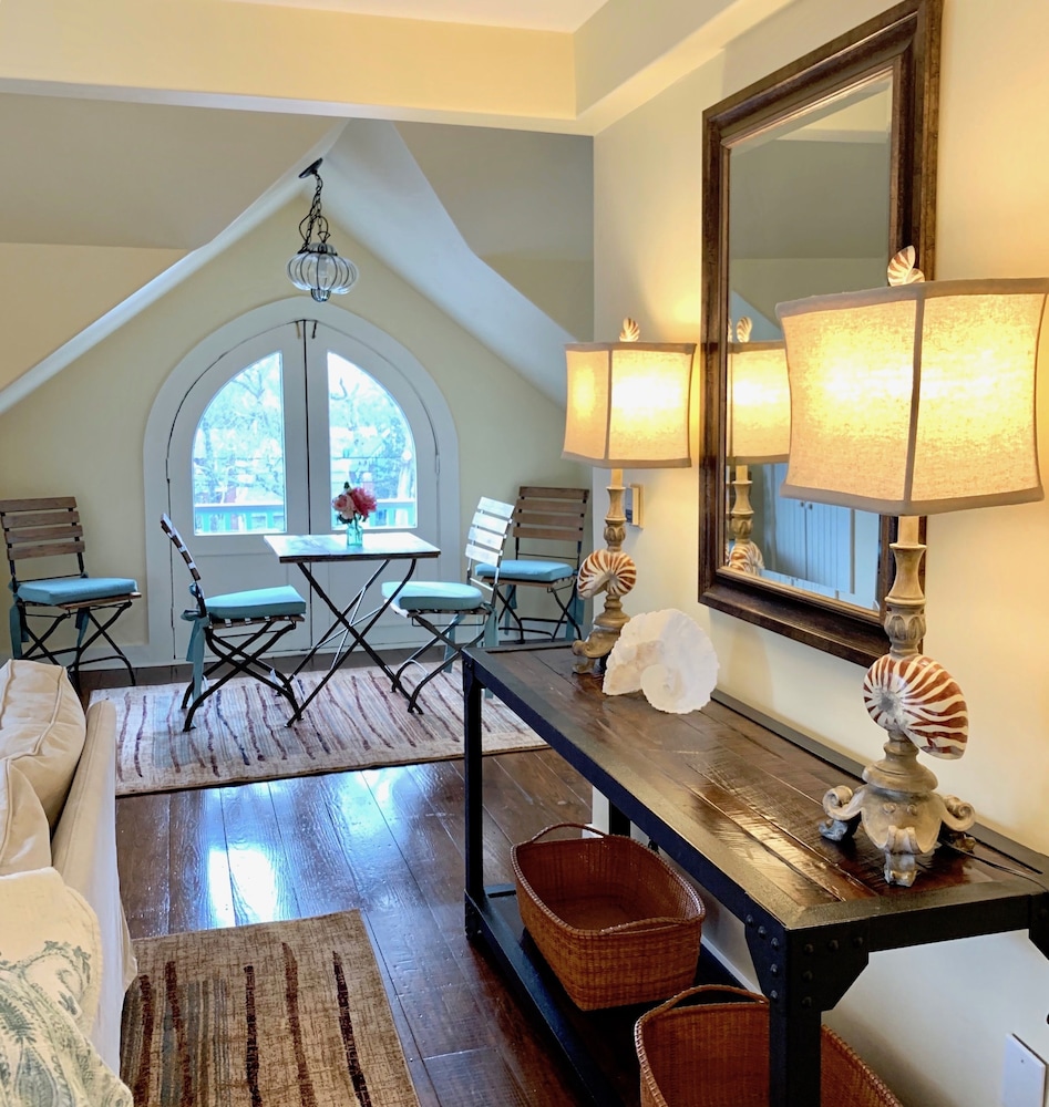 The Oak Bluffs Inn - photo 21